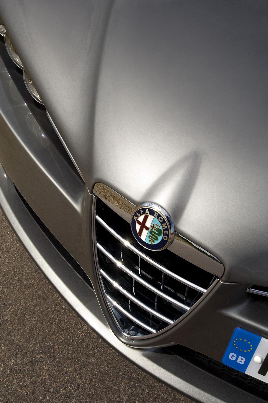 Детали экстерьера Alfa Romeo 159 Sportwagon (939B) 2006 года  (UK) (фото 15 из 31)
